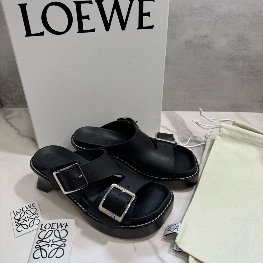 Size 38 100% Authentic Loewe Black Buckle Platform Sandals for Women